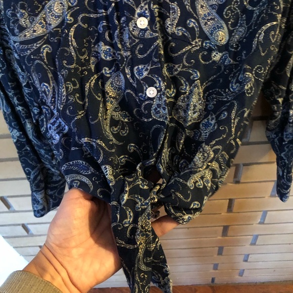 H&M- Paisley Crop Button Up - Picture 3 of 4